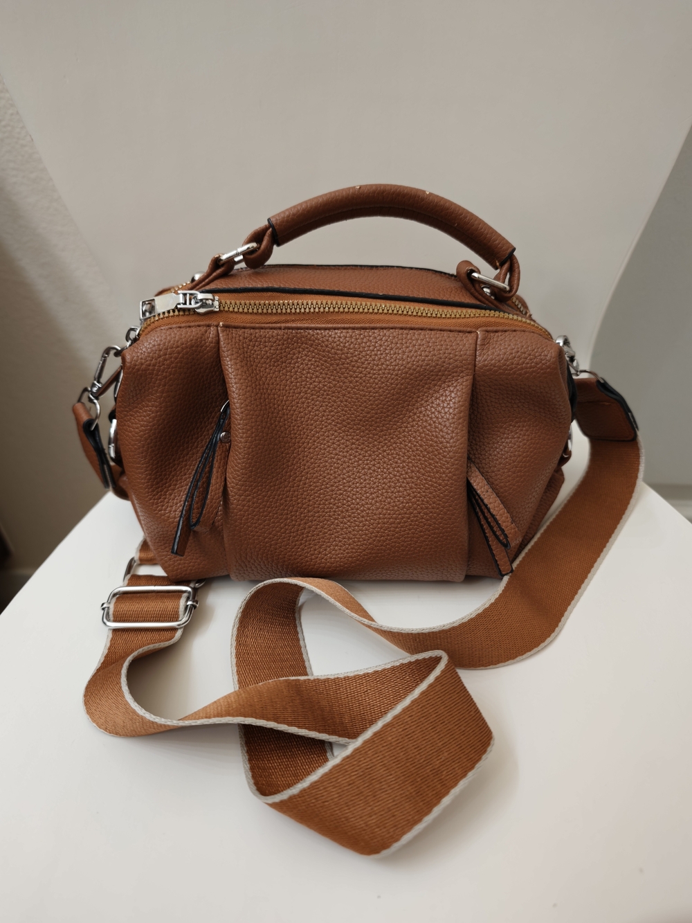 Men's Compact Leather Crossbody Bag - Brown